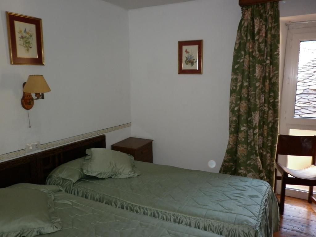 Fonda Cerdanya Otel Puigcerdà Oda fotoğraf
