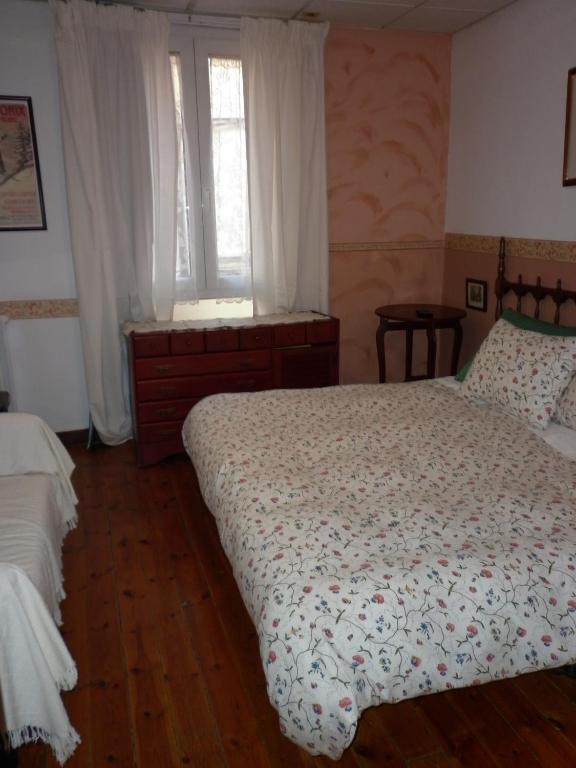 Fonda Cerdanya Otel Puigcerdà Oda fotoğraf